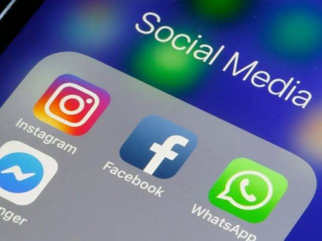 NamitaSharmaSV's tweet photo. Me opening Twitter just to confirm it’s not just my WhatsApp acting possessed:
#WhatsAppDown #WhatsAppH
#WhatsAppDown #WhatsAppHack #TwitterCheck #WhatsAppCrashed #SocialMediaPanic #DownDetector #TechFail #InstantReaction #MemesIncoming #StayConnec https://t.co/fipQrkrRK9