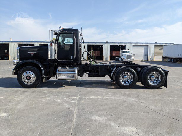 Trailer_Repair's tweet photo. 2009 PETERBILT 388

• CAT C15
•704,000 Miles
• 15 Spd Trans
** 2 Line Wet Kit

For Specs and Prices Go to https://t.co/ufQm7wQCto or Call 712-204-4554

#TrucksForSale #Peterbilt #Trucking #Iowa #Trucks https://t.co/1LKGGcK7yU