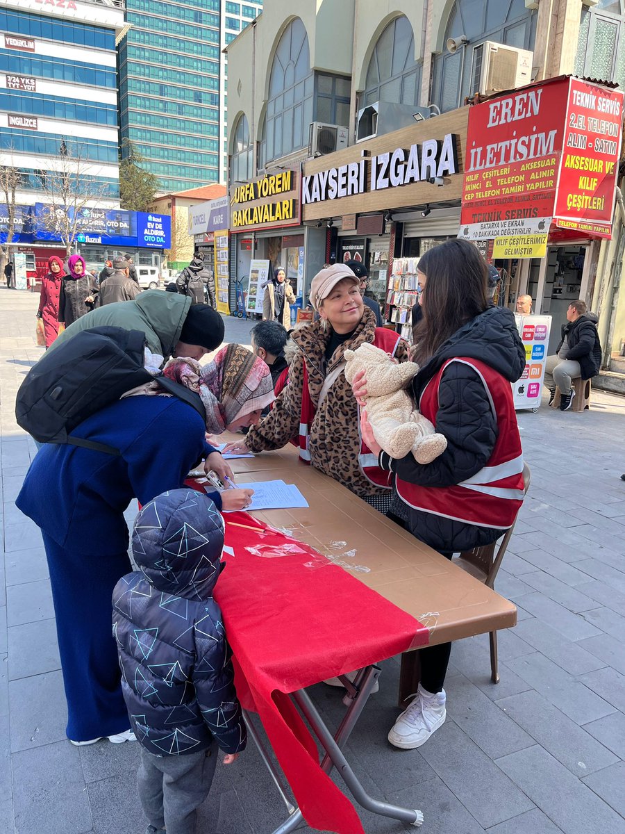 İmza Kampanyamız Devam Ediyor!

Cumhurbaşkanı adayımız Sayın Ekrem İmamoğlu’na destek olmak amacıyla CHP Melikgazi İlçe Başkanlığı olarak imza kampanyamıza devam ediyoruz.

İlçe binamızın bulunduğu Hunat Mahallesi’nde kurduğumuz stantta halkımızı imzaya davet ediyoruz.