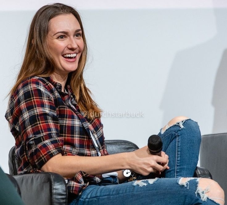 BiTheWayHaught's tweet photo. Good morning beautiful Earpers ☀️ The weekend is upon us. I hope you all have a lovely and blessed #Katurday 💜💜💜 #WynonnaEarp https://t.co/NGVLjuYGvM