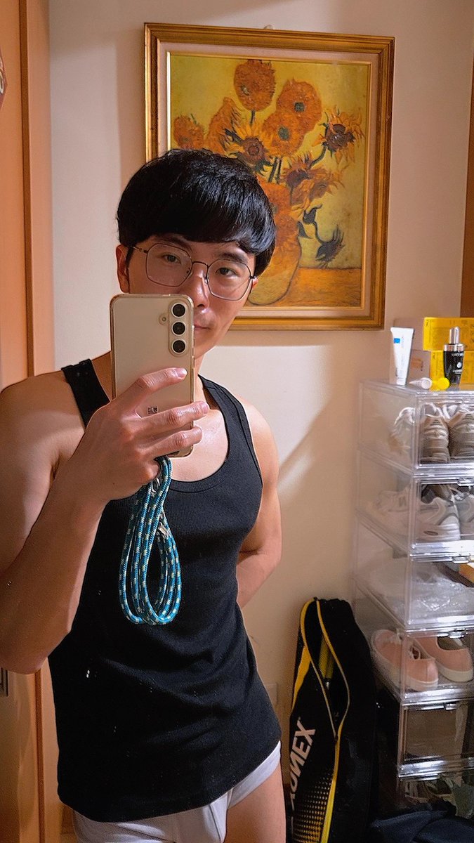 （男友洗澡前跑到我旁邊大喊）
🐹：等等我們要色色嗎！
：ㄟ…明天也沒關係啊等等可以耍廢
🐹：好那我不用洗了哇哈哈（跑走

（我真的是要融化 爸媽不在就這樣🙈）