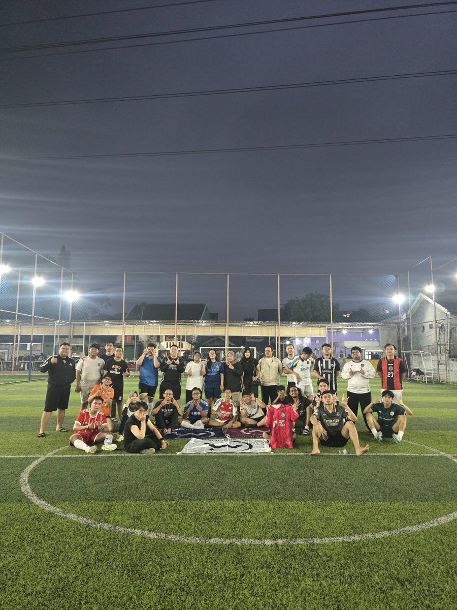 marshaoshi_'s tweet photo. 4 Sehat 5 Jangan Malazzzz..
Terimakasih WargaMaru yg sudah ikut bal-balan di SSB sore tadi 🦾⚽
Ditunggu pemain nomor punggung 6 yg kmrn main bola @L_MarshaJKT48
#MOSport https://t.co/k6niYnN5Le