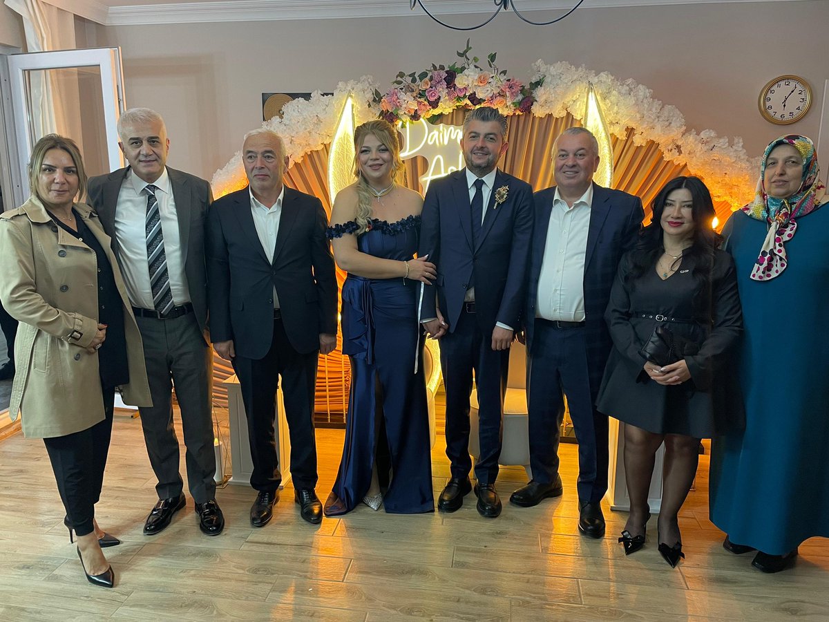 cenginyurt52's tweet photo. Danışmanım, yol arkadaşım Ali Şenyurt kardeşime Tuğçe kızımızı istedik.
Allah tamamına erdirsin inşallah. 
Kıymetli kardeşlerimin bahtları güzel olsun. Bir ömür boyu mutlu olsunlar inşallah. @asenyurt https://t.co/oG8RtLTqR7
