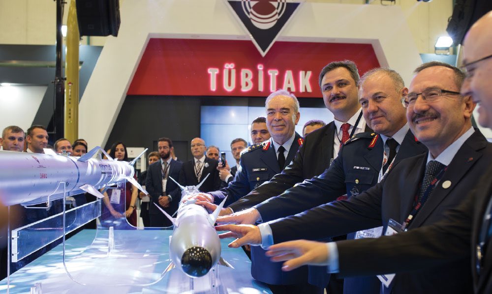 Maniatis111's tweet image. TÜBİTAK SAGE 🧵🧶🪡 (αντί ΕΛΚΑΚ)
Εφαρμόζει reverse engineering ως “εθνική στρατηγική”, γιατί έχουν κρατική εντολή να μειώσουν εξάρτηση από εισαγωγές (π.χ. HAWK).
Έχει πλήρως εξοπλισμένα RF & Anechoic Labs
▪️Με ανηχωικούς θαλάμους για ECM/ESM tests, radar cross section (RCS)👇🏼