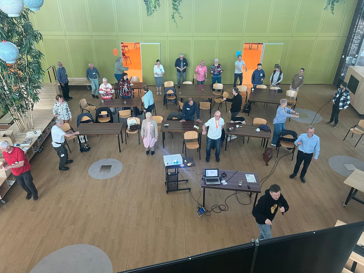 WimSabel's tweet photo. Vandaag weer een leuke bijeenkomst gehad in Tilburg.
We hebben nominatie ingevuld voor drie filmpjes die hebben mogen zien van verschillende organisaties. 
En we hebben ook verschillende verhalen uitgewisseld met elkaar wat hebben gedaan als ambassadeur dit jaar.
🍽☕️🥛 https://t.co/QLCdy8VDtD