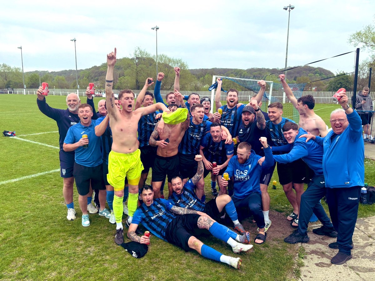HallenFC's tweet photo. Boom !!!!!!!! It’s been a little while…….

🏆Champions 🏆 of the @Jewson @_WesternLeague_ Division 1 

Up the Hallen AFC !!!!!!

@swsportsnews @NonLeagueHQ1 @NonLeagueCrowd @NonLeaguePaper @NonLeagueBall @bsoccerworld https://t.co/dNzWESLG1i