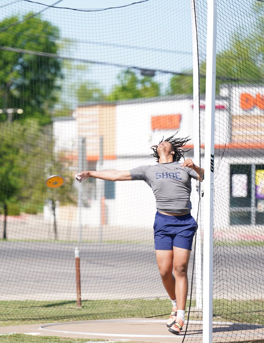 #AGTG Blessed to be a 2x Area Champion &amp; beat my old school record with a new PR at 176’5!! #Shoe #BirdsUp🤙🏼
<a href="/coachrlocks/">Coach Locks</a> <a href="/Alijawon2/">Alijawon White</a> <a href="/KilleenISD_/">KISD Sports</a> <a href="/HunterRittimann/">Hunter Rittimann</a> <a href="/CoachTimYoder/">Tim Yoder</a>