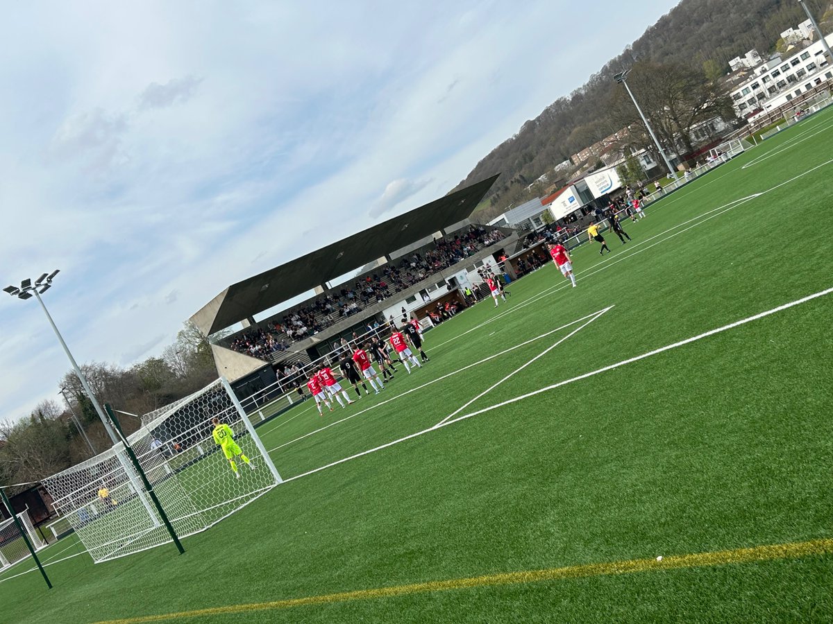 DaveScott1977's tweet photo. In front of a packed stand @fairydeanrovers snatch a last gasp 3-2 win against a very decent Broomhill side to lift ourselves off the foot of the table with one game left. Towns needs Teams. Our town came out and our team delivered. https://t.co/PPYZpmrXql