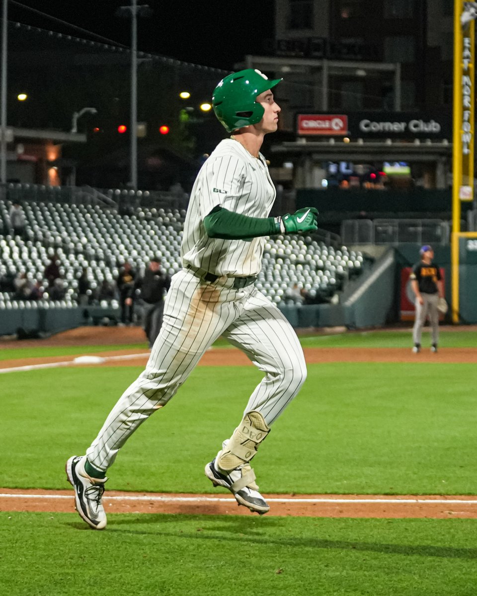 CLTStatsInfo's tweet image. With two home runs last night, @CharlotteBSB has homered in 15 consecutive games, matching the 2023 CUSA Championship Team's streak as the longest stretch of games with a home run in the last 25 years.
#GoldStandard ⛏️ x #9ATC