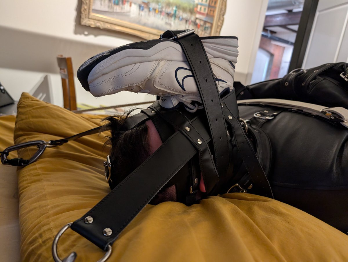 ThatBondageGuy tweet media