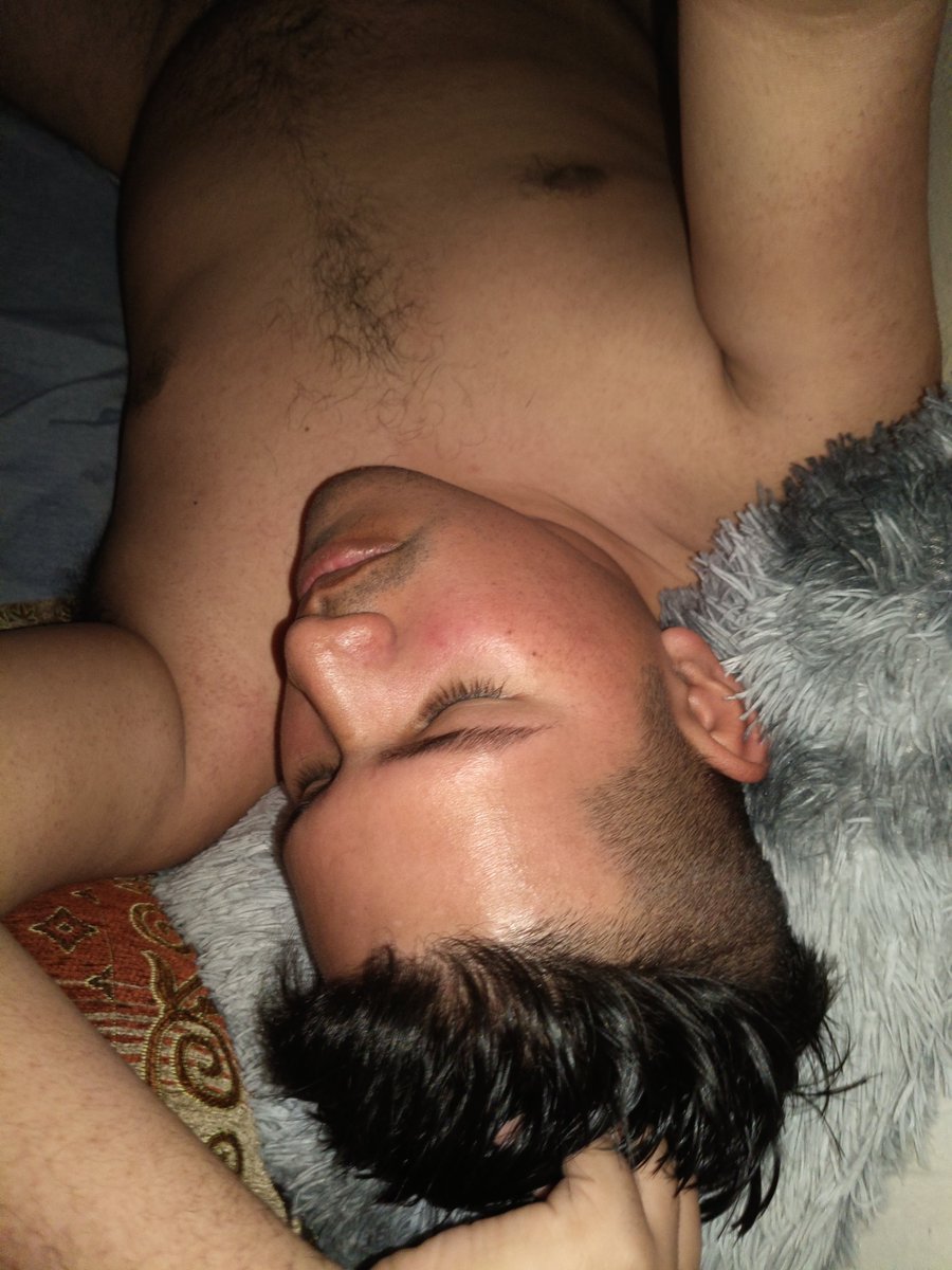 antonio00021's tweet photo. 😴 https://t.co/XhPHjhpXFx