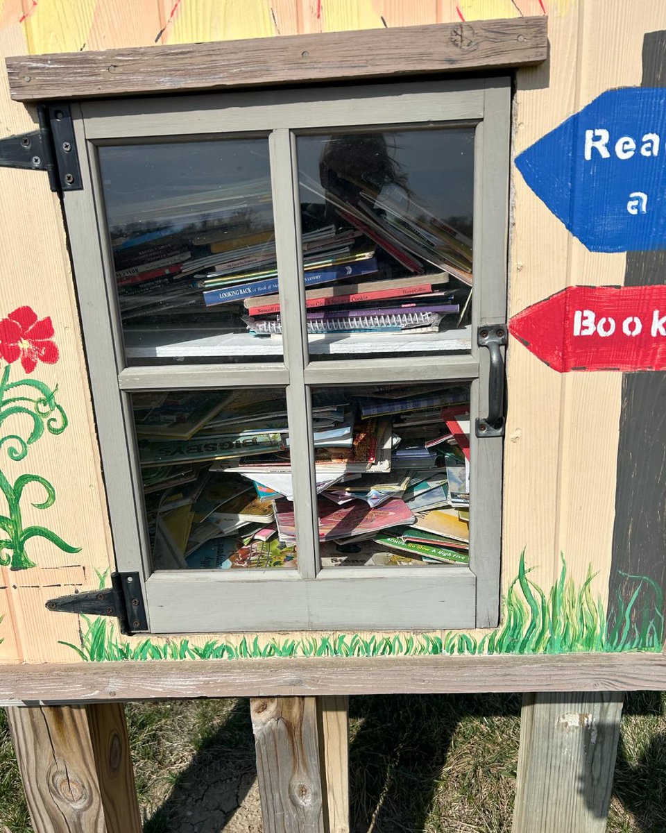 CVLittleLynx's tweet photo. Taking Action is an important component of our work as an IB school. This weekend, Addison Driscoll and his family took action to ensure our little library is clean and organized. Thank you to the Driscoll family! https://t.co/ifDgvG7d4q