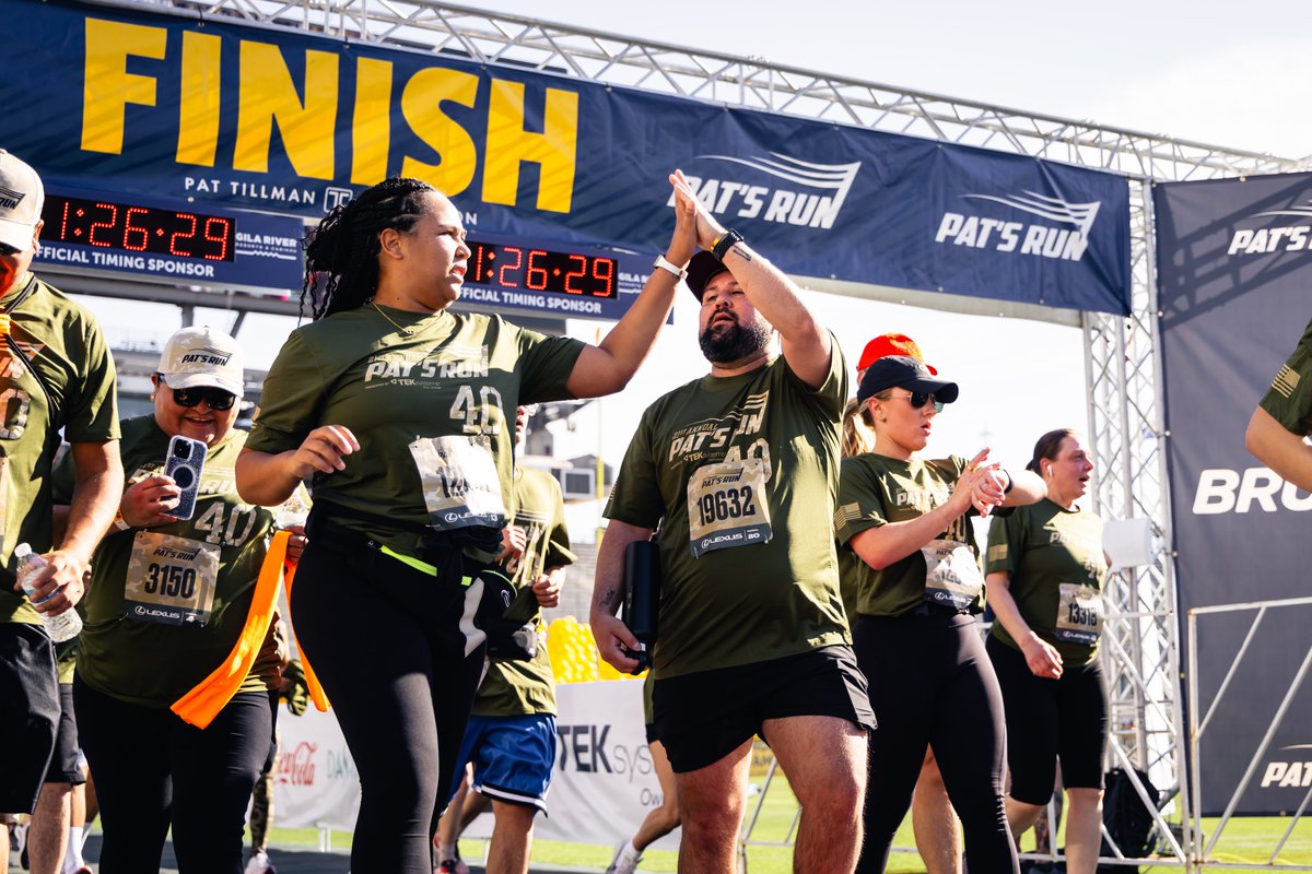 pattillmanfnd's tweet photo. IN IT TOGETHER ❤️ #PatsRun2025 https://t.co/8jazXNrUq2