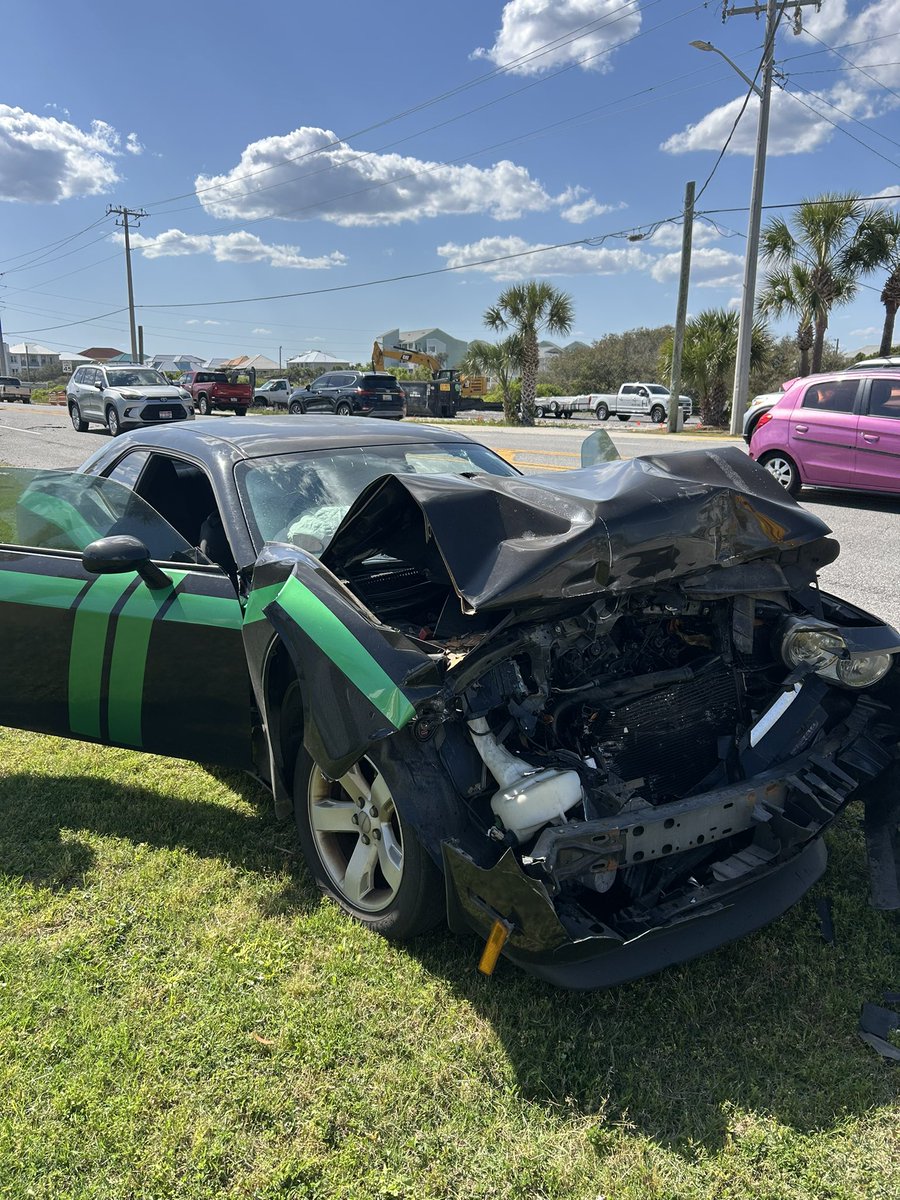 _Omega_88's tweet photo. You can’t tell me God isn’t great! Yea been havin some set backs and yea this one is pretty major for me….but…by God’s grace and mercy….I’m alive! I’m still here! Could have been so much worse…Gonna be a difficult road ahead…but stay locked in wid me…Imma have a story to tell! 💪🏾💯❤️ #wasntmytime #Godisgood #blessing #miracle