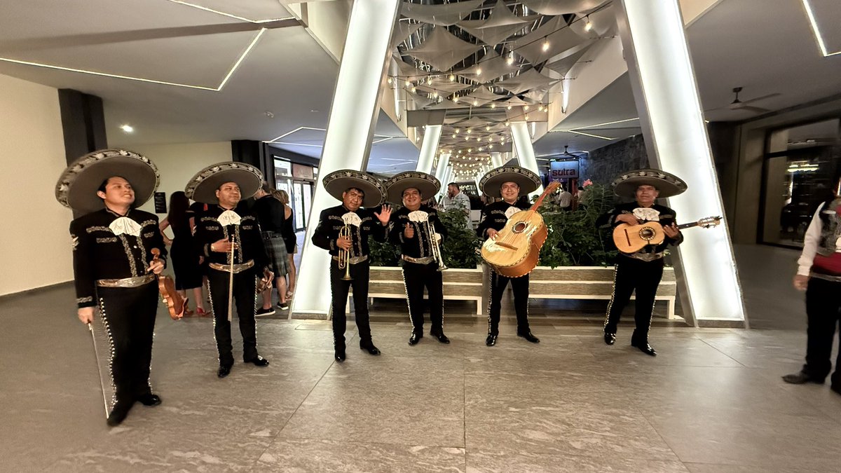AlexandraGray's tweet photo. Mexico 🇲🇽 https://t.co/8acWQ5sRFl