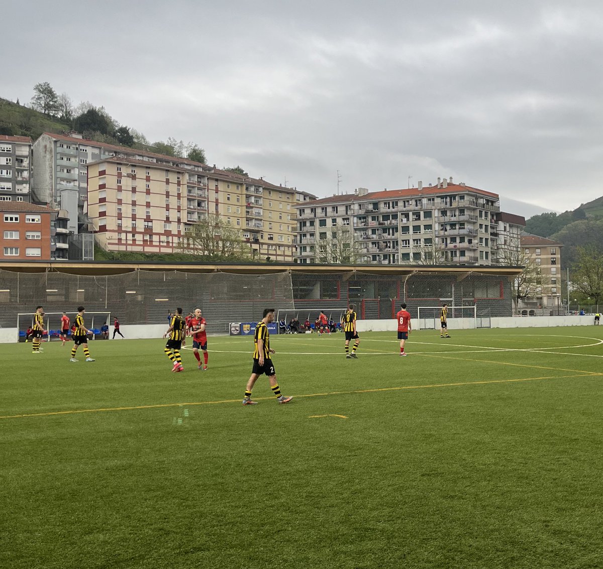 terumg's tweet photo. Aurrera Ondarroa 0-1 @cdGetxoOficial 
🐝🐝🐝 https://t.co/r9t3upKsZ8