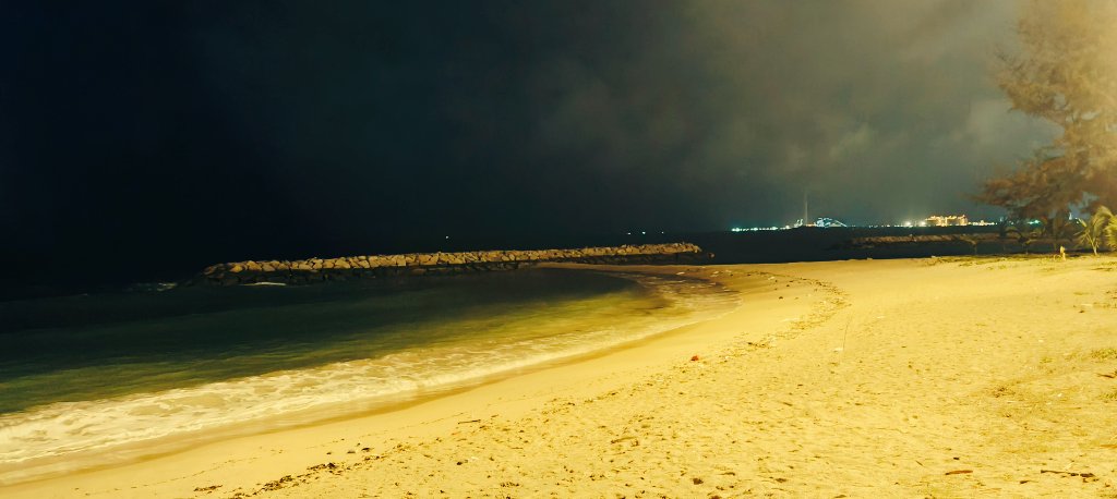 ฟังเสียงคลื่นกับลมก็สบายใจดี