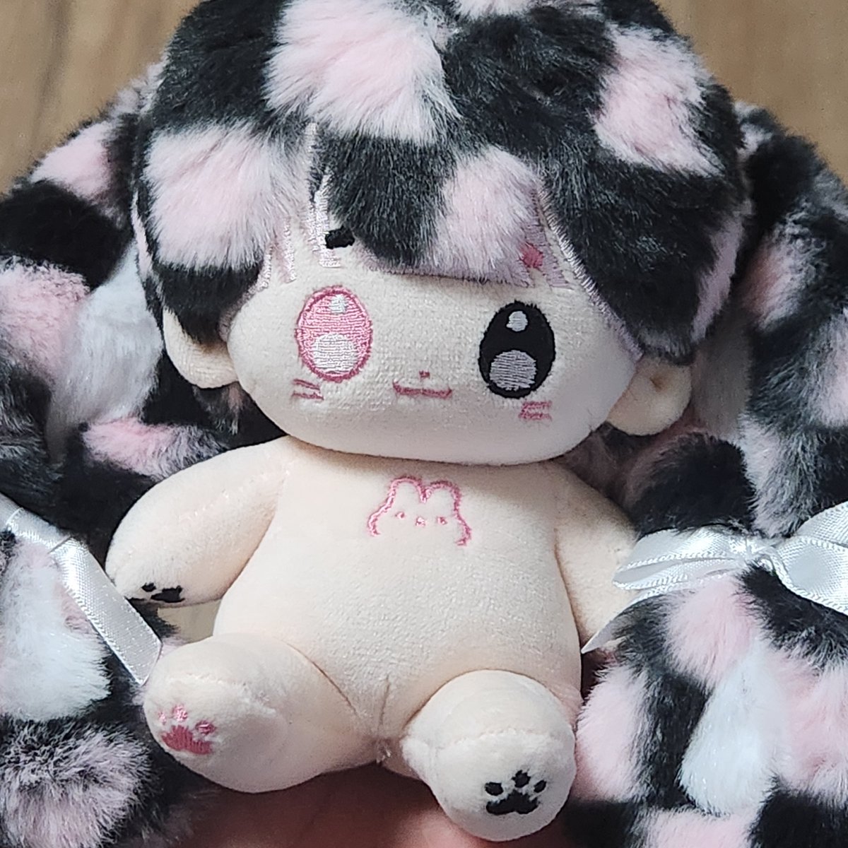 혹시 15옷 옙븐곳 있나요 하나사조야 하는디 맹날 까먹어스
단벌신사가 되