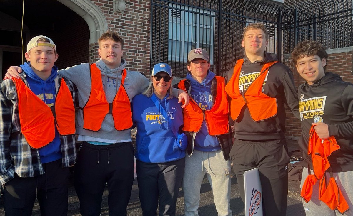 LT Football Fan Page (@ltfootballfans) on Twitter photo Thank you <a href="/LyonsTwpFball/">LT Lions Football</a> Players for waking up early and helping with the #Dist102 Fun Run. We appreciate you and the community thanks you! 💙💛💙💛 Thank you <a href="/LyonsTwpFball/">LT Lions Football</a> Players for waking up early and helping with the #Dist102 Fun Run. We appreciate you and the community thanks you! 💙💛💙💛