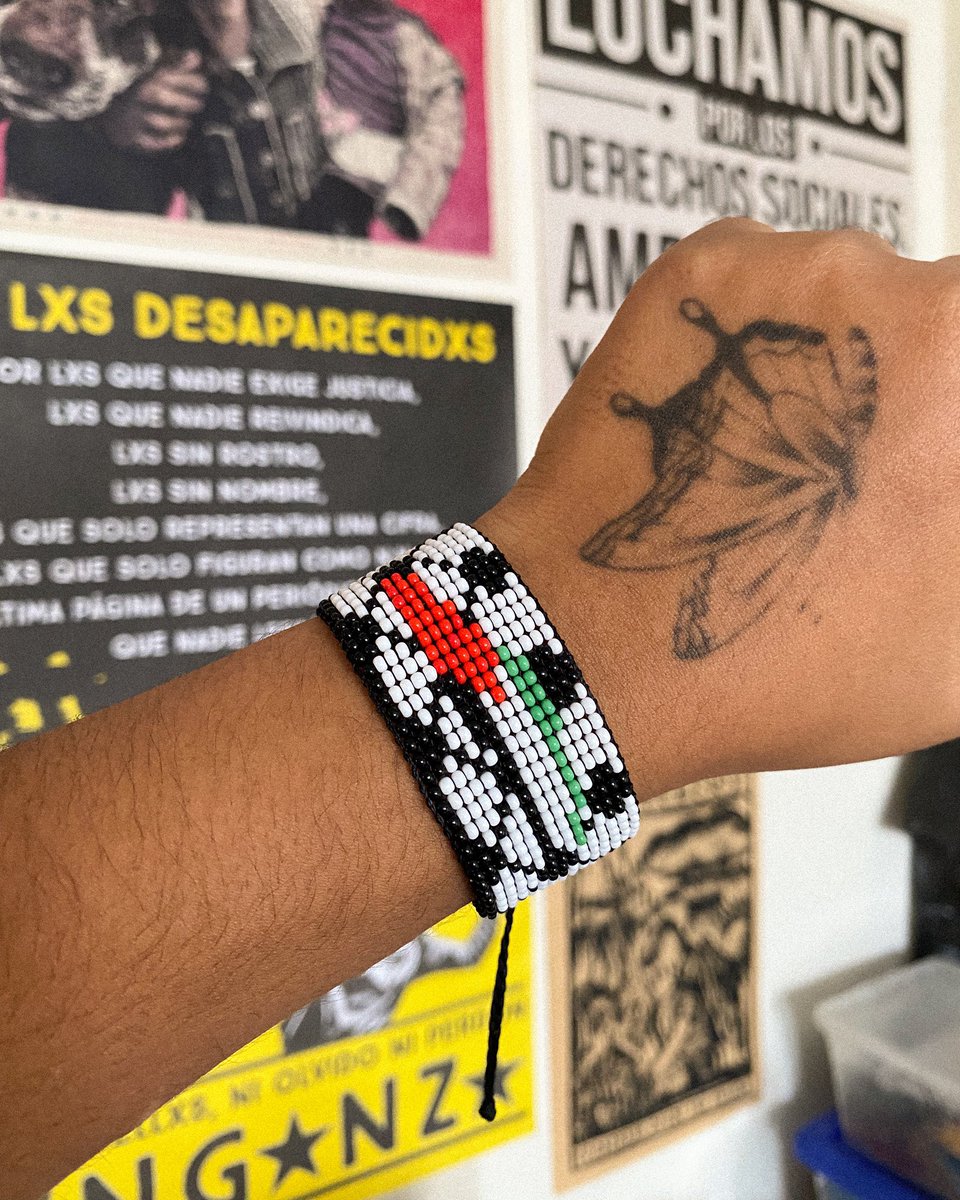 nuevo diseño de manillas en solidaridad con Palestina disponible bajo pedido. 🇵🇸

¡envíos a toda Colombia!