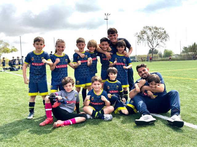 EFGava's tweet photo. 🔵🔵CLUB @EFGava
💙💚ALEVÍ F S12 i PREBE B S8
Matí de triomfs i bon joc pels nostres petits de L’Aleví F i Prebe B.
Els alevins han vençut per golejada l’Abrera mentre que els més petits han guanyat a l’Almeda.
Moltes felicitats nois, seguiu així!!!
💚💙⚽️
#EFGavà #SomEFG https://t.co/TIw8mb7La2