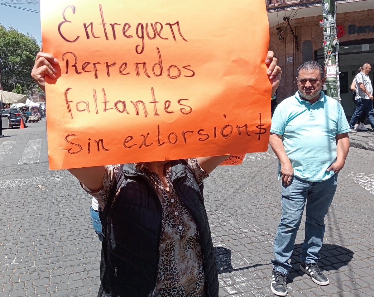 Prisma_Inform's tweet photo. @nacholozano Extorsion a locatarios de mercados, corrupción inmobiliaria, renta del espacio público a ambulantes y franeleros. Este es el #Coyoacán del panista Giovanni Gutiérrez. https://t.co/0uKCs3CCQJ