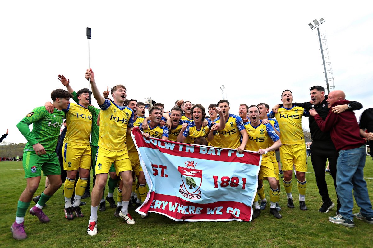 CymruLeagues's tweet photo. 29 games unbeaten. A remarkable season. 😍

@ColwynBayFC | #JDCymruNorth https://t.co/UbbYerZvLI