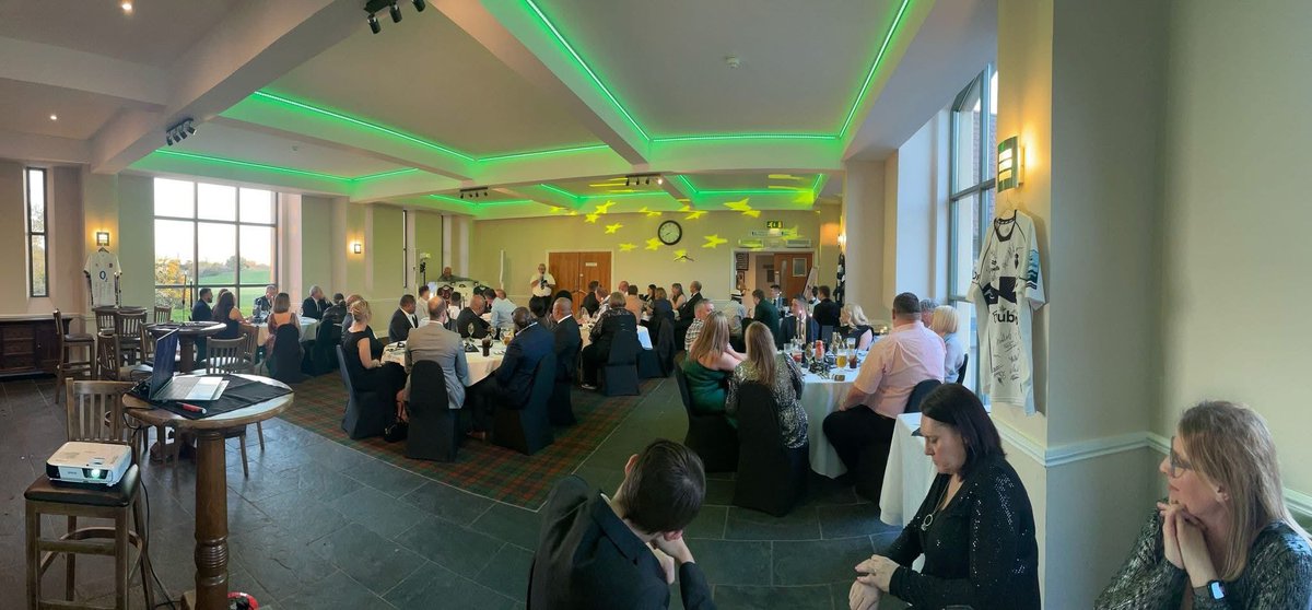 koinadi's tweet photo. What an amazing night of fundraising for @kingswoodrfc All Inclusive Rugby (AIR) Team. Thank you @BristolBears, particularly @HarryRandall69, @EllisGenge and JParamore for the signed jerseys. Thank you @TPCGreens, @Claire @Carrie for hosting. All to support some special kids👏🏽 https://t.co/mmhPaoFcxK