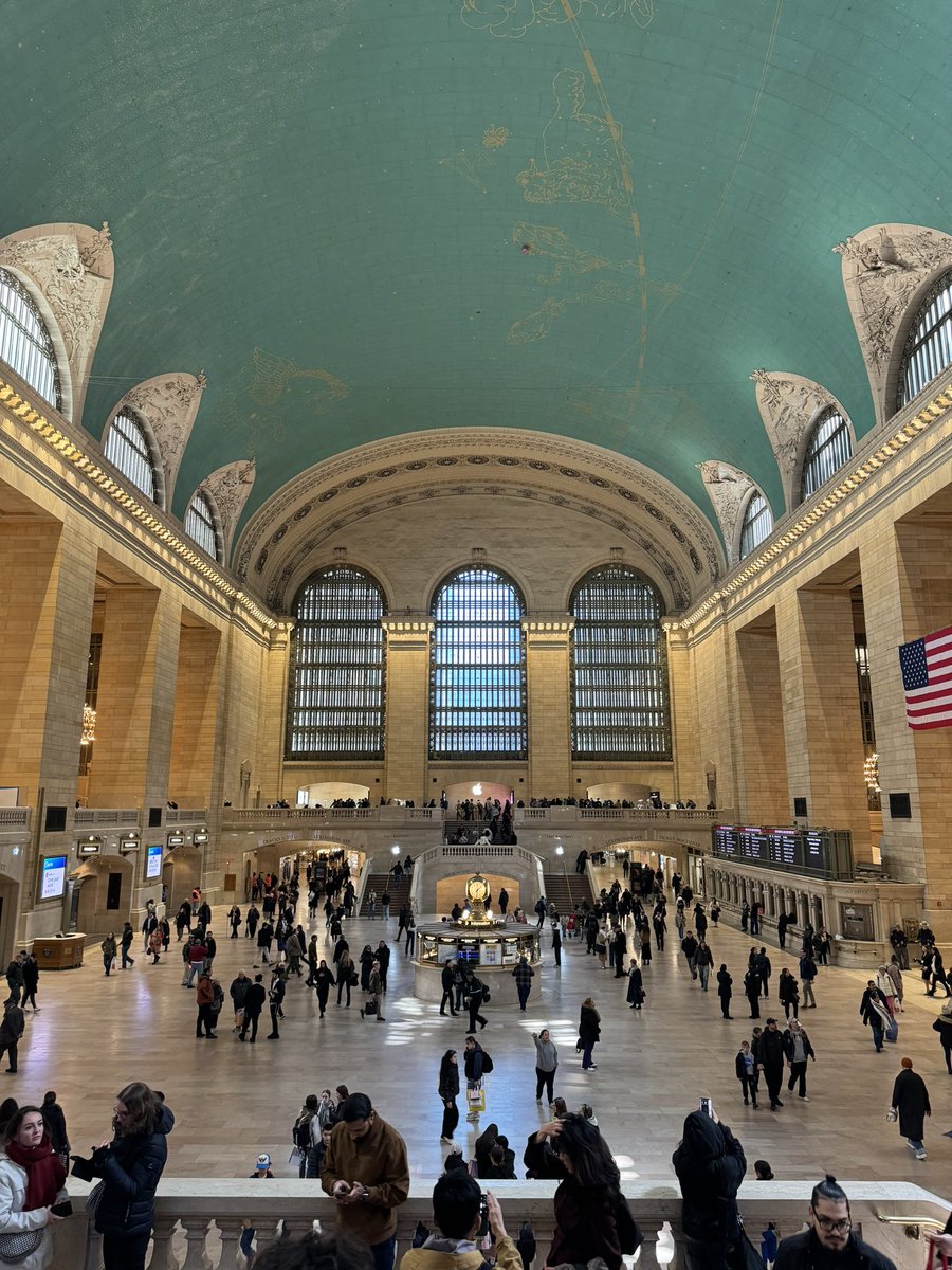 briowski's tweet photo. Had a lot of free time in NYC, I walked all over and had like 6 beers then took a nap just to wake up and drink till closing… as I should🤝 https://t.co/vn0w3W9cnk