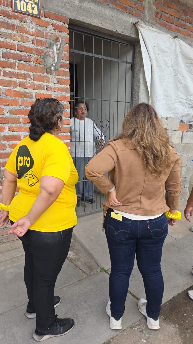 ruloberry's tweet photo. @PROJujuy siempre escuchando los vecinos de Alto Comedero para articular proyectos que dan respuesta a sus problemas relacionados con la ciudad, la seguridad y el acceso al transporte publico y la educacion. #LISTA64 #EleccionesJUJUY2025 #ConcejalesPRO #SanSalvadordeJujuy https://t.co/HWnPMdHPZT