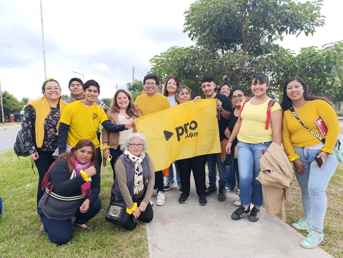 ruloberry's tweet photo. @PROJujuy siempre escuchando los vecinos de Alto Comedero para articular proyectos que dan respuesta a sus problemas relacionados con la ciudad, la seguridad y el acceso al transporte publico y la educacion. #LISTA64 #EleccionesJUJUY2025 #ConcejalesPRO #SanSalvadordeJujuy https://t.co/HWnPMdHPZT