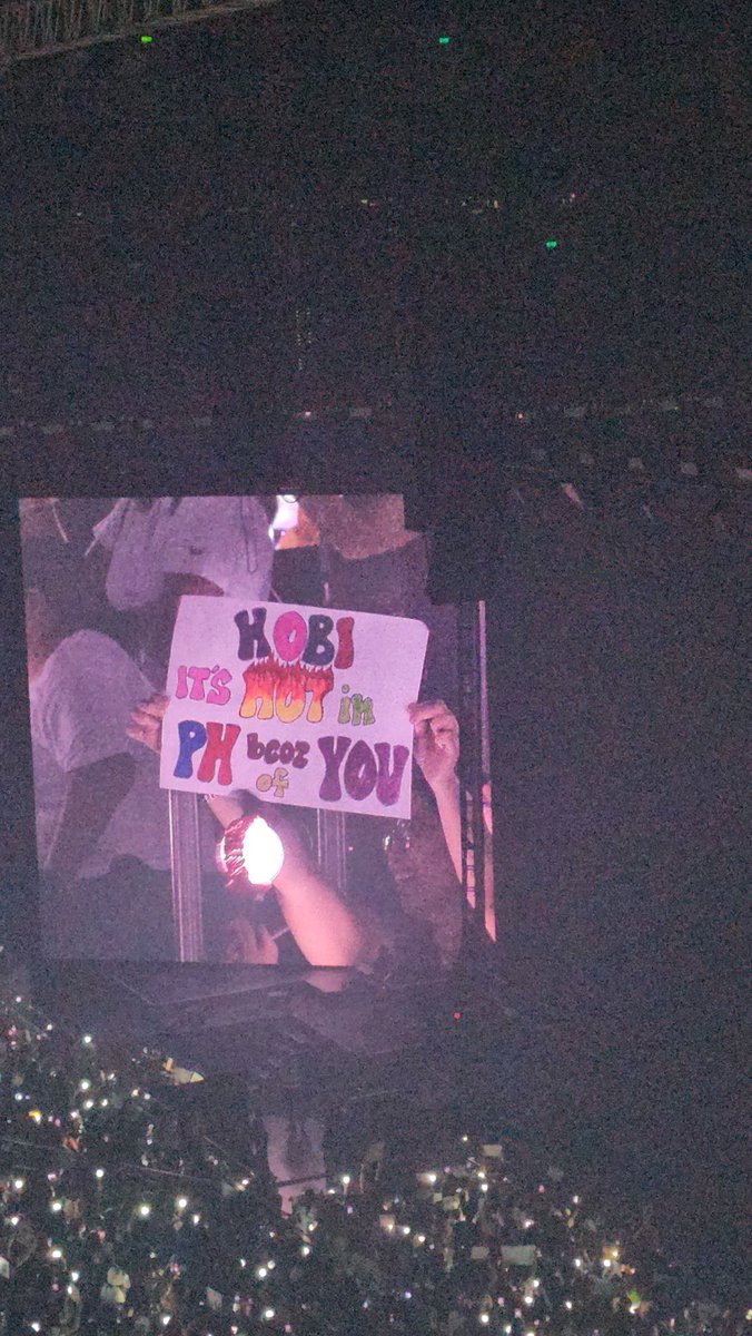 kookiejelly_'s tweet photo. Some of my fave fan slogans earlier
Filipino ARMYs = witty level 7107%!!!!!!
#HOPE_ON_THE_STAGE_TOUR_Manila #HOPE_ON_THE_STAGE_TOUR #HOS_TOUR_MANILA #HOS_TOUR #ι²εΌΎε°εΉ΄ε #λ°©νμλ
λ¨ #bts #beyondthescene #kookiejelly https://t.co/neF7aUqoU0