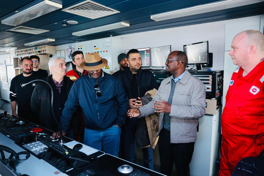 Honored to have visited Türkiye’s Fatih drilling ship in the Black Sea and met with the technical team. The visit reflects our commitment to strategic energy cooperation. Grateful to TPAO VP Zuhthu Bati and Somali Project Manager Mr. Korhan for the warm welcome.