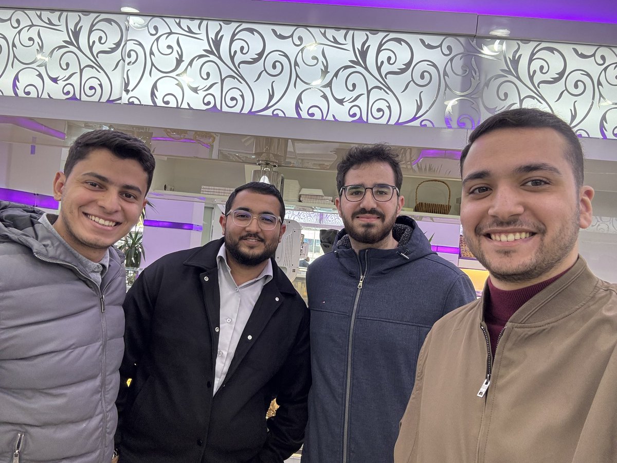 Ahmadm1alhaj's tweet photo. عبدالوهاب حمزة - زميلنا طالب الطب في الجامعة الأردنية - واحد من الأشخاص اللي كل ما تتعرف عليهم أكثر، تحترمهم وتفتخر فيهم أكثر.

عرفته منذ سنوات الدراسة الأولى، وما عرفته إلا مثالاً يُحتذى به في الأخلاق والاجتهاد والعزيمة. https://t.co/Qft8YvEEGt