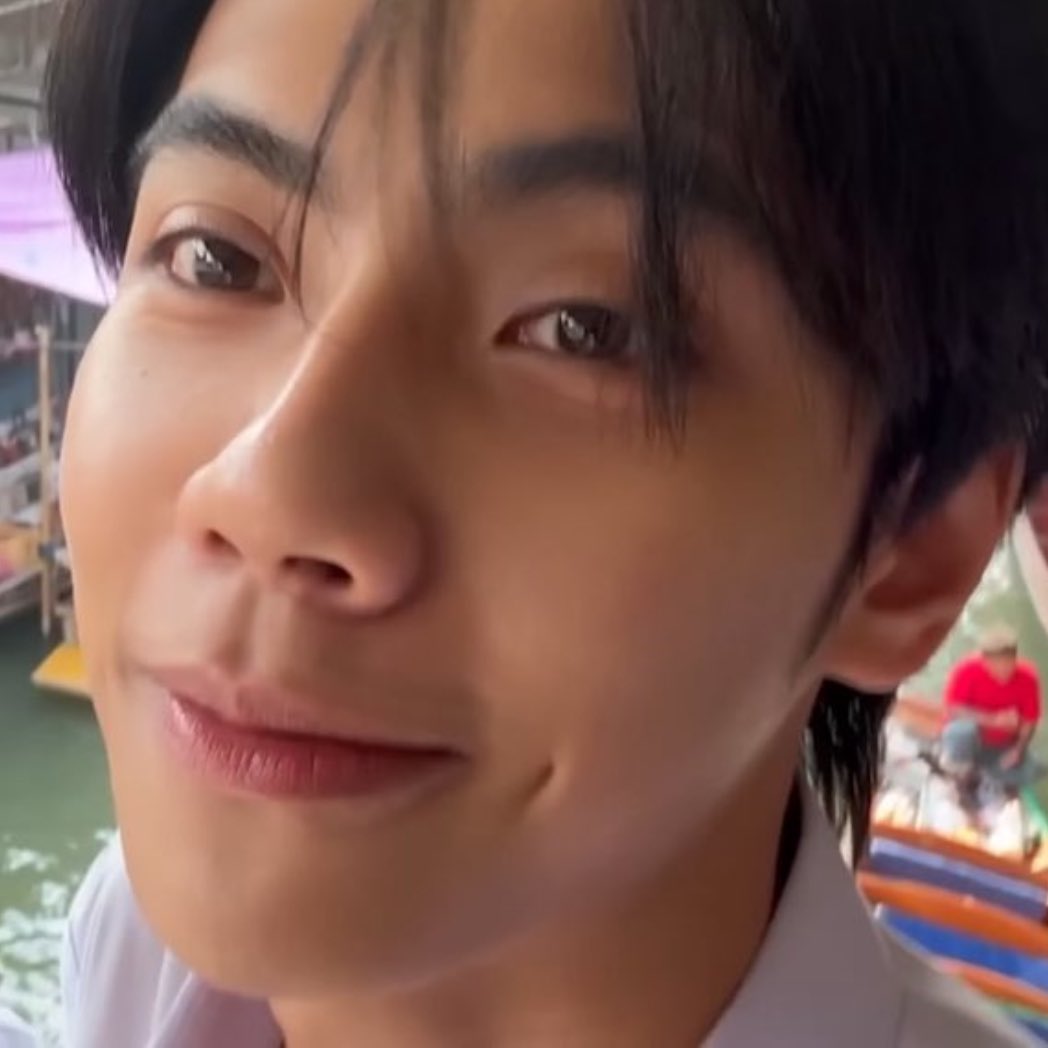 whxtisluve's tweet photo. แมวสายลับ 😼 https://t.co/F9Y5xdqZWd
