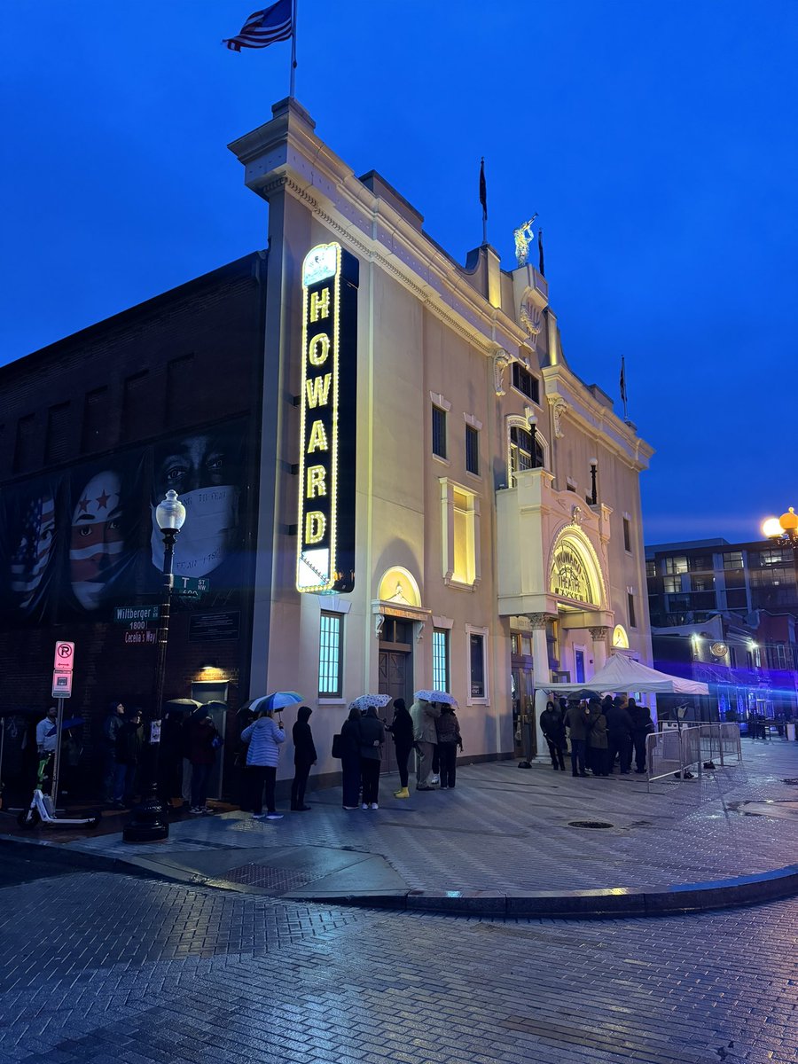 briowski's tweet photo. Sold out shows, early morning tv show appearances, average of 4 hours of sleep on a moving tour bus… but anything for a check right?? https://t.co/bdCFnhTmYj