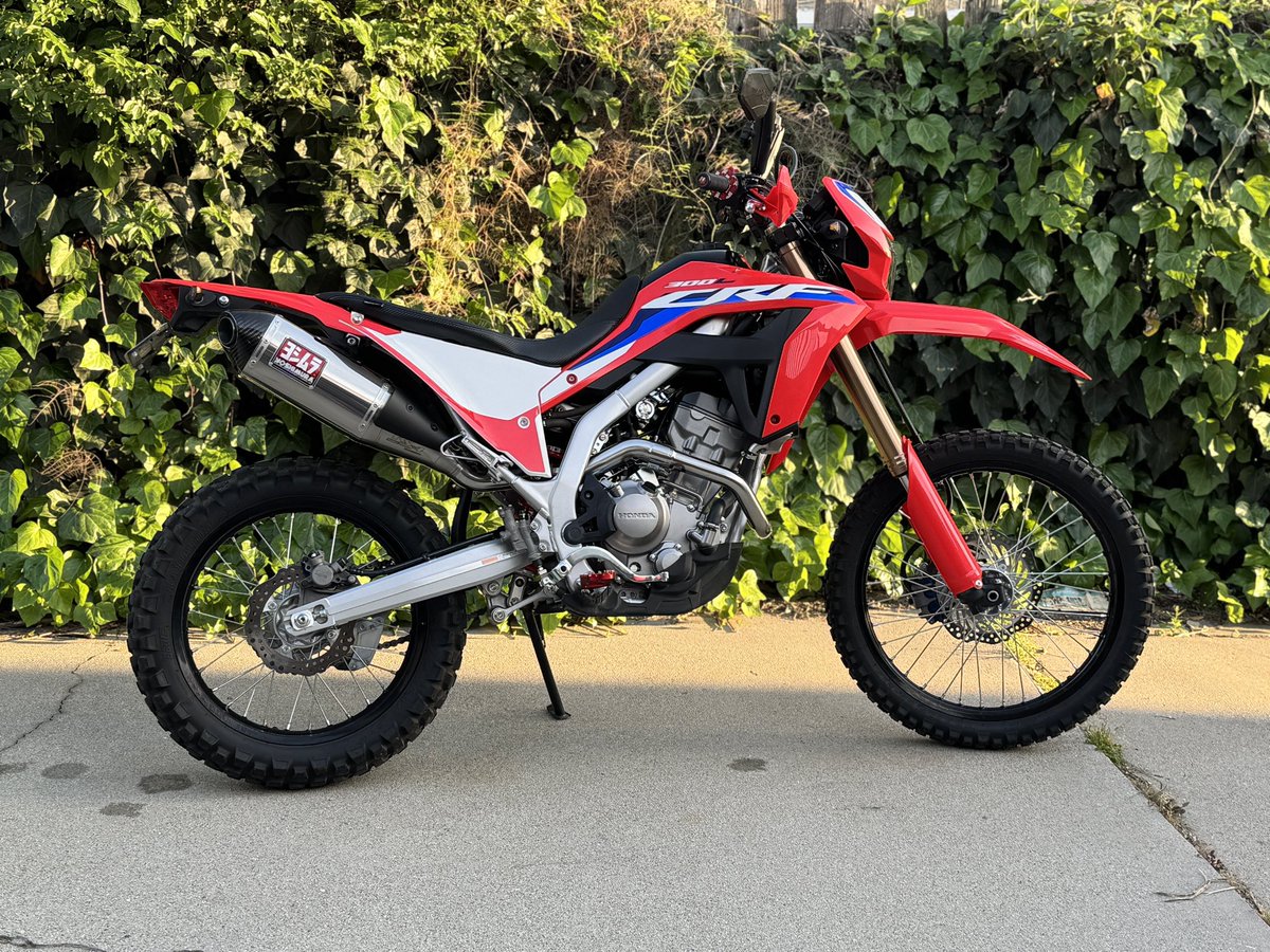 bakerXderek tweet media