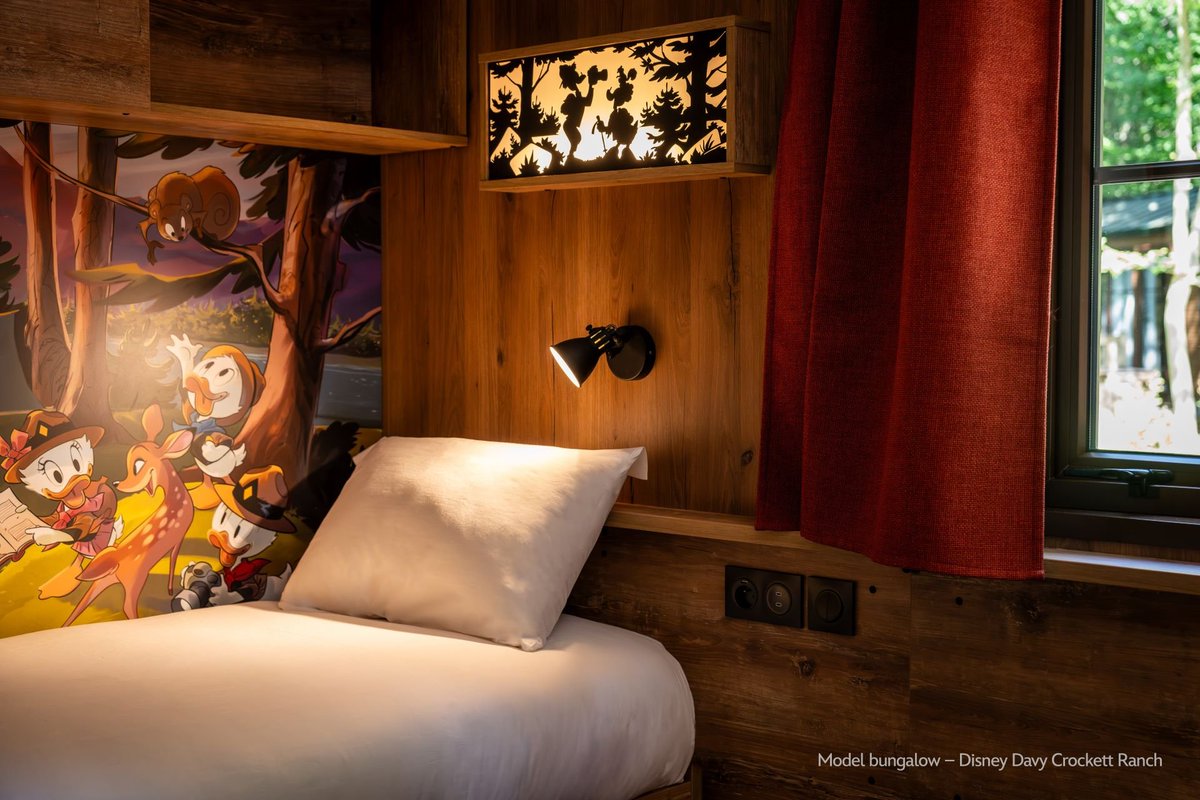 DTVANews's tweet photo. Inspired by both DuckTales and Carl Barks comics. The gradual replacement of the bungalows at Disney Davy Crockett Ranch continues. 

The new interior spaces will feature artwork of Donald Duck, Daisy Duck, together with the Junior Woodchucks.

#DuckTales https://t.co/sgHuuzR1I5