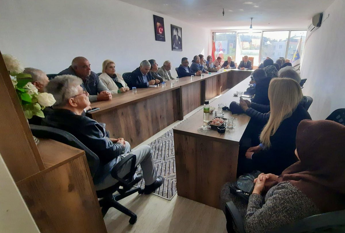 denizkaratas07's tweet photo. #Aksu İlçe Başkanlığımızı ziyaret ettik. Anadolu Platformu yönetimi ile İYİ değerlendirmelerimiz oldu.
Ardından,
#Macun Mahalle'mizde Aksu Belediye Başkan Yardımcısı Sn Ahmet ERDOĞAR’ın ailesi Hüseyin ve Suna Erdoğar’ın ruhuna okutulan Mevlid-i şerife,
daha sonra
#Korkuteli ‘nde hayatını kaybeden Merhum Nazif YENİCE ’nin ailesine, Sn. Hasan Can CARAN ile taziye de bulunup, okutulan Mevlid-i Şerife katıldık.
Ailesi ve yakınlarına baş sağlığı dileriz.
Allah rahmet eylesin, mekanları Cennet olsun İnşallah 🙏