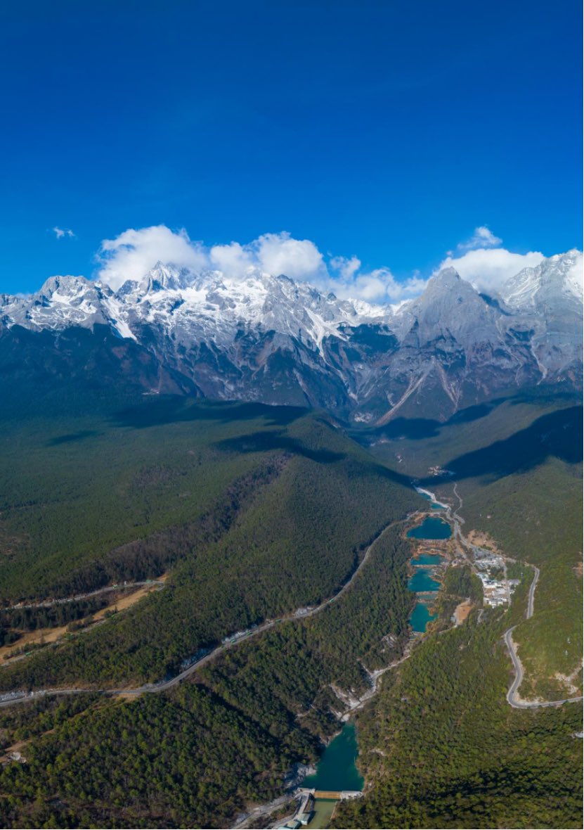 LijiangAmazing's tweet photo. Jade Dragon Snow Mountain and Blue Moon Valley, a perfect blend of towering mountains and tranquil waters. 🏔️💧 The majestic Jade Dragon Snow Mountain stands tall, while Blue Moon Valley is a dreamy, magical blue world.
#JadeDragonSnowMountain #BlueMoonValley #NatureBeauty https://t.co/P7vlA2C4PC