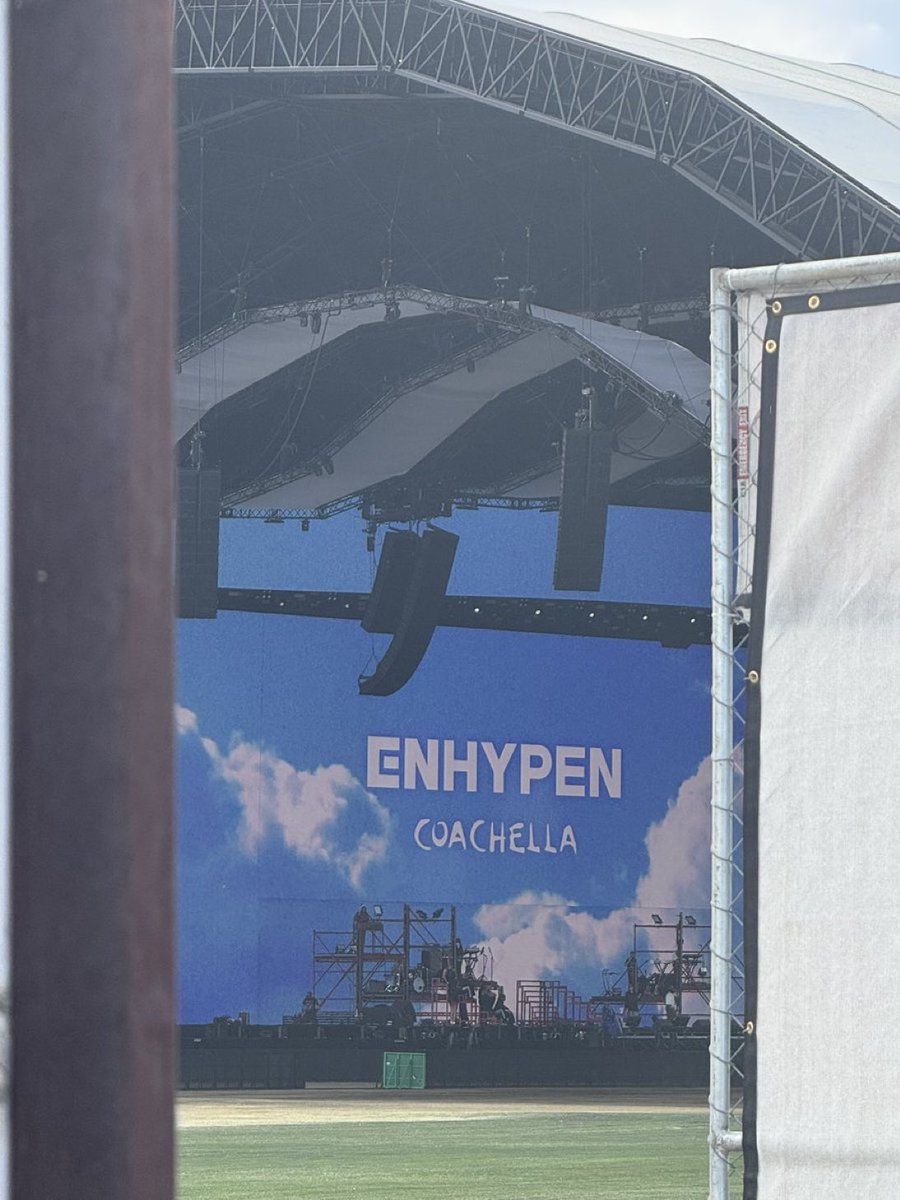 JAYBRAS0's tweet photo. LIVE BAND FOR ENCHELLA???? FUCKKKKKK

#ENCHELLA #COACHELLA2025 #ENHYPEN https://t.co/hTeUlE2fLF