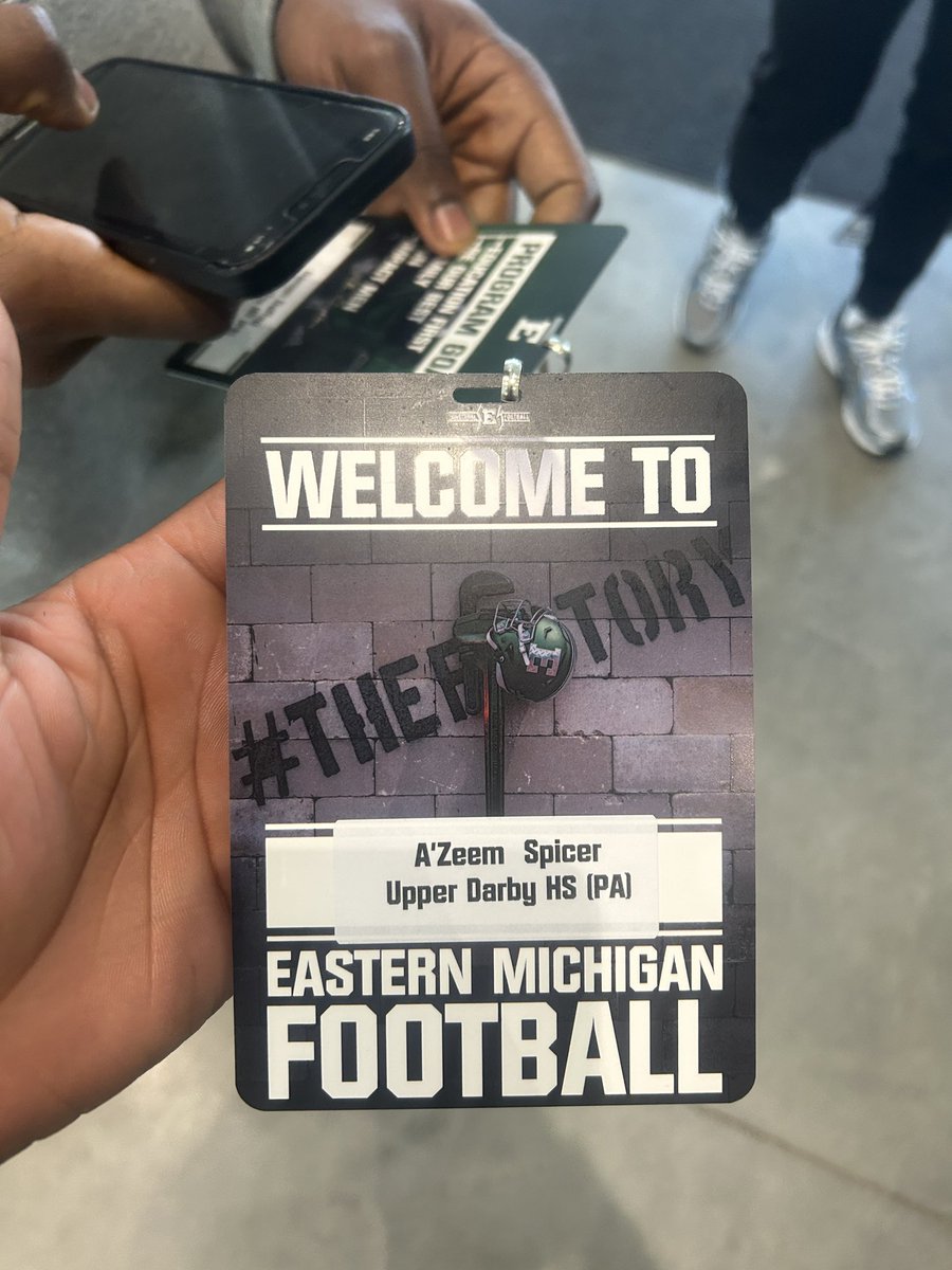 zeem7k's tweet photo. Had a great time up at EMU yesterday!Watching the spring game and seeing the facility thank you for having me @CoachSDugan @EMUFB @Coach_UD1 @Coach_Trizz @courtenay80 https://t.co/1swA1FMb05