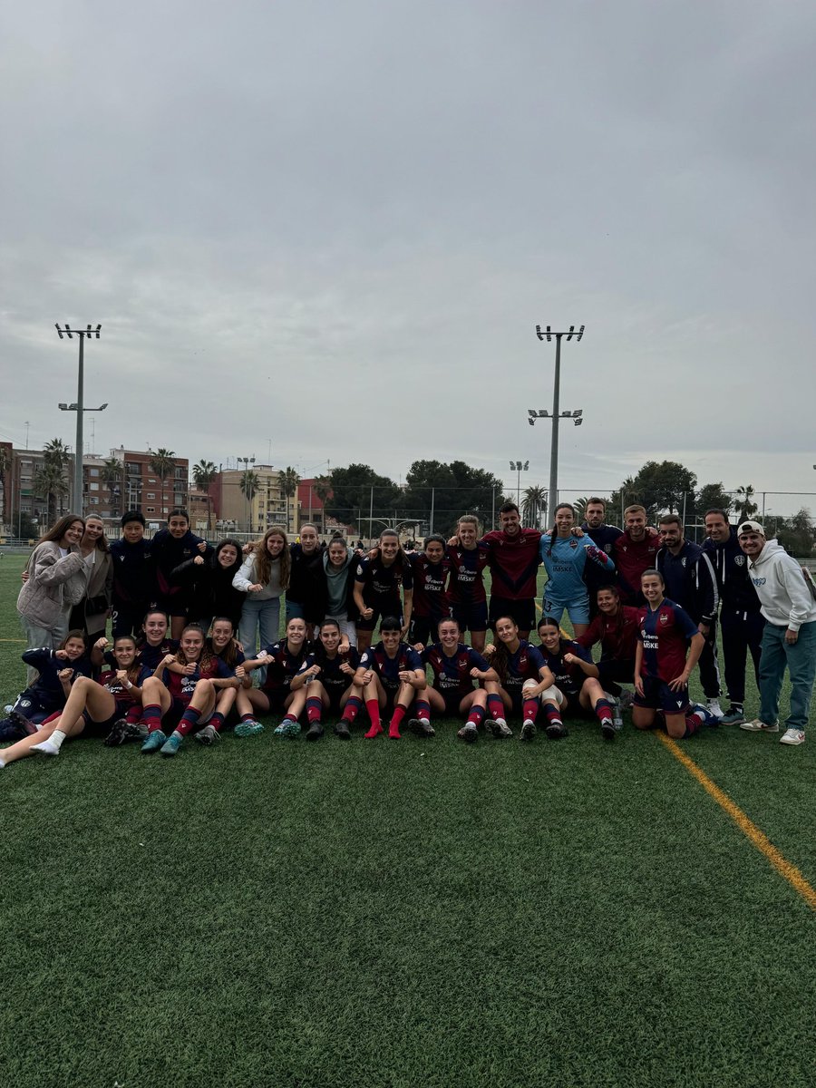 CanteraGranota's tweet photo. 🥳 FINAL!!! 

#LevanteUDFemeninoB 1-0 Elche CF

Victoria importante de nuestro filial femenino con gol de Tania 💪🐸 https://t.co/uWfK7q3Lib