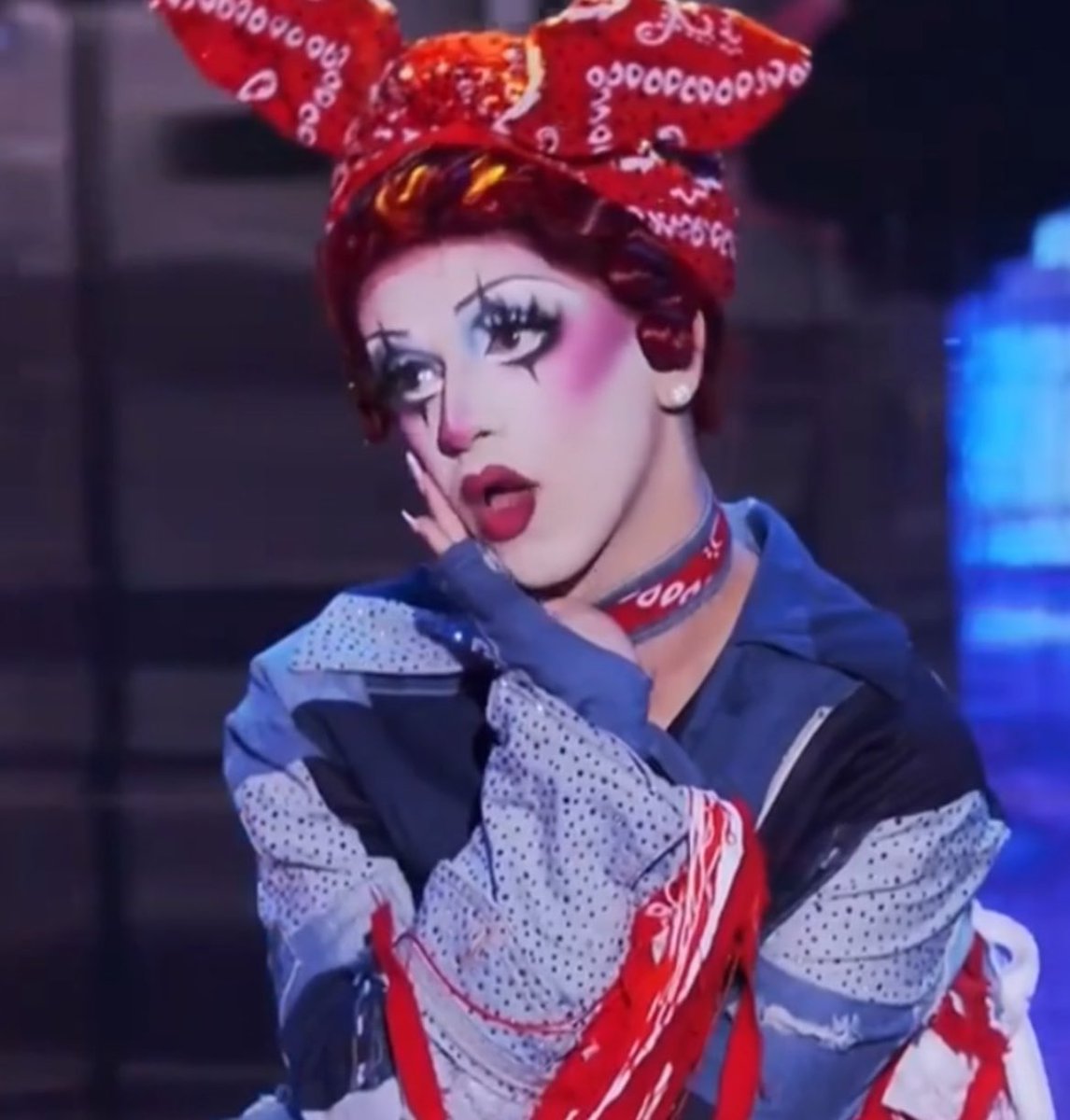 nimehlou's tweet photo. Suzie winning the Lalaparuza was for me 🙂‍↔️#DragRace https://t.co/IlsuT574EL