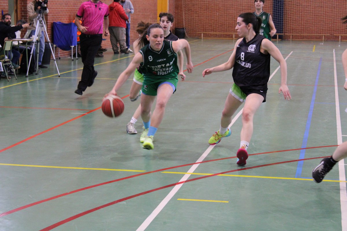 fbclm's tweet photo. #LigaUCLM🚺 | Final Q1 | Jornada 2
🏀 @BCriptana 22-14 @CEIToledo  
💻Streaming👇
https://t.co/OUe5JfgnYU
📊STATS by @SwishAllHoops
📸Flickr FBCLM
#PasionXBasketCLM https://t.co/6ruV1NdyHS