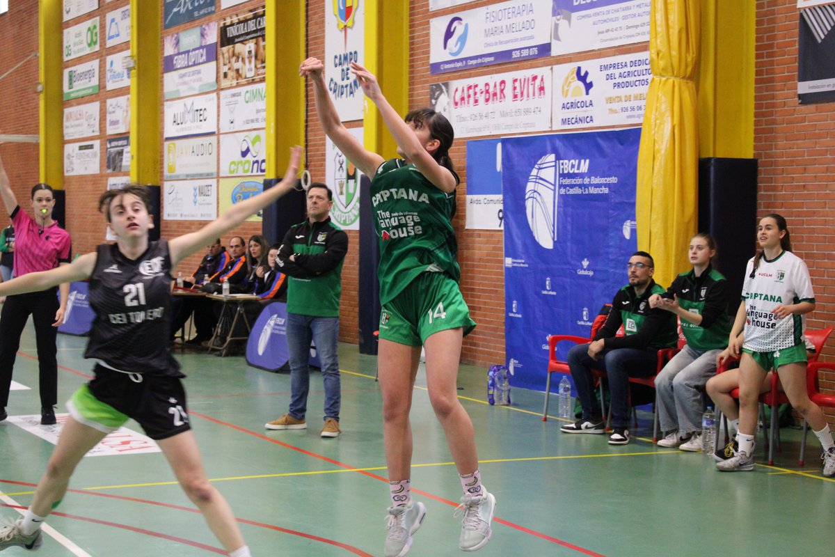 fbclm's tweet photo. #LigaUCLM🚺 | Final Q1 | Jornada 2
🏀 @BCriptana 22-14 @CEIToledo  
💻Streaming👇
https://t.co/OUe5JfgnYU
📊STATS by @SwishAllHoops
📸Flickr FBCLM
#PasionXBasketCLM https://t.co/6ruV1NdyHS