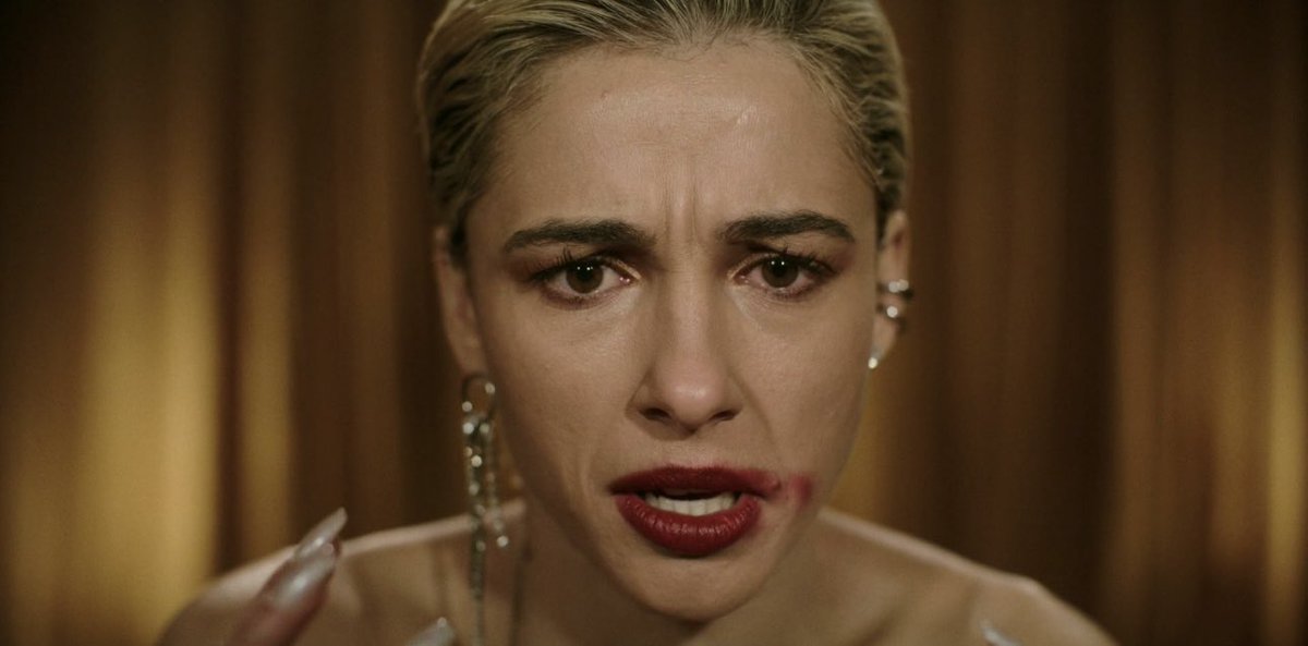 sillierdeadite's tweet image. i think about this performance often