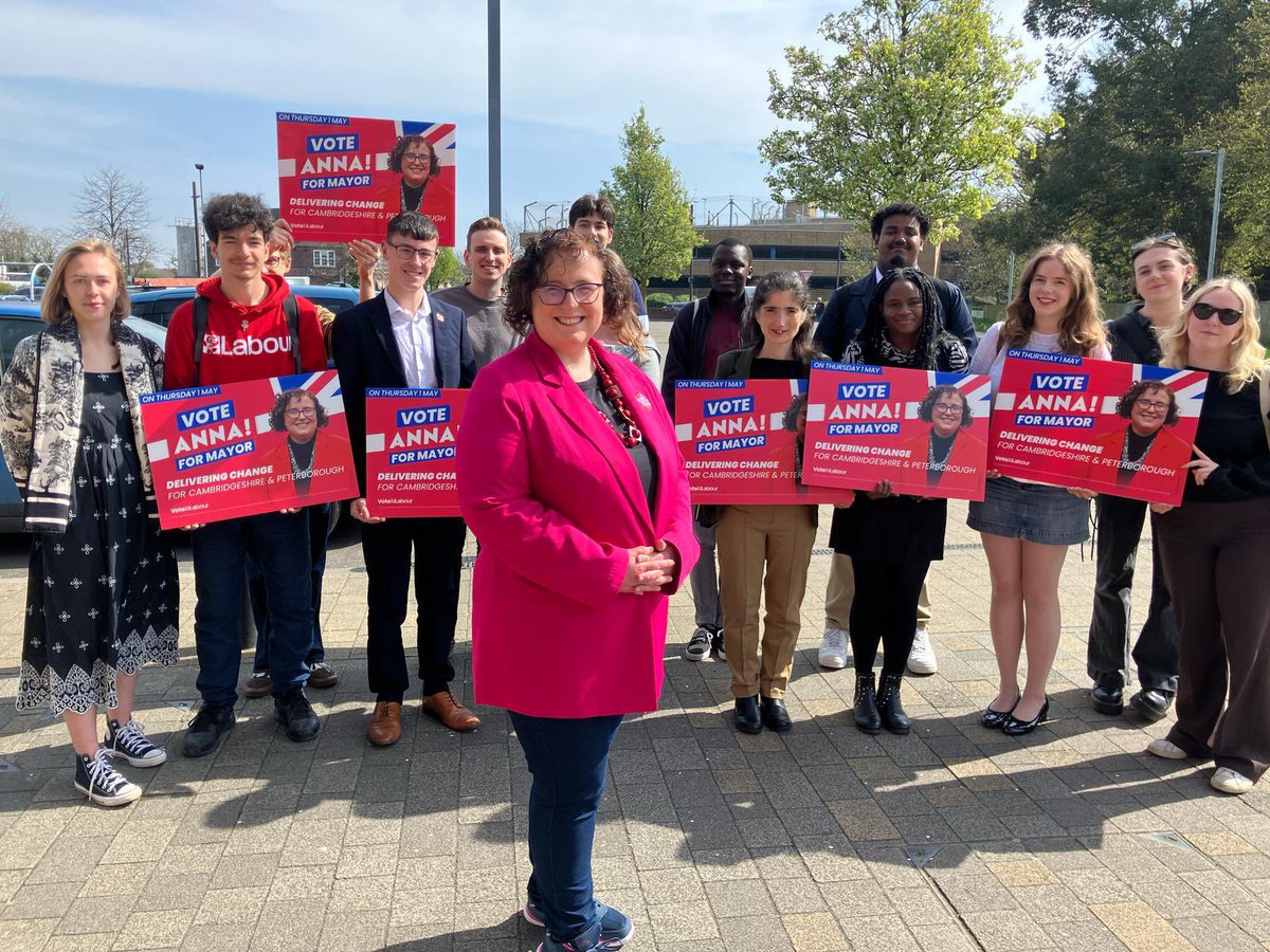 PhilipHutch98's tweet image. Great to be out in Peterborough today campaigning for the amazing @anna4labour.
Anna will make a fantastic Mayor for Cambridgeshire and Peterborough.
Having been a trainee History teacher it is also always good to see a former History teacher running for election 📚