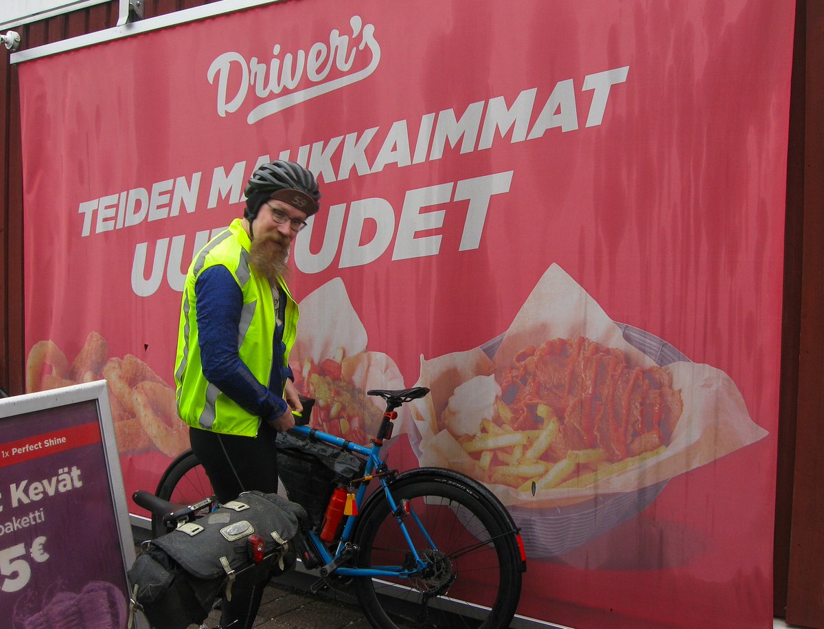 ttvmatti's tweet photo. #Espoo200 #randonneur-polkaisun tunnelmia @syklisti @RandonneursFi https://t.co/0gFNJNx1Uh