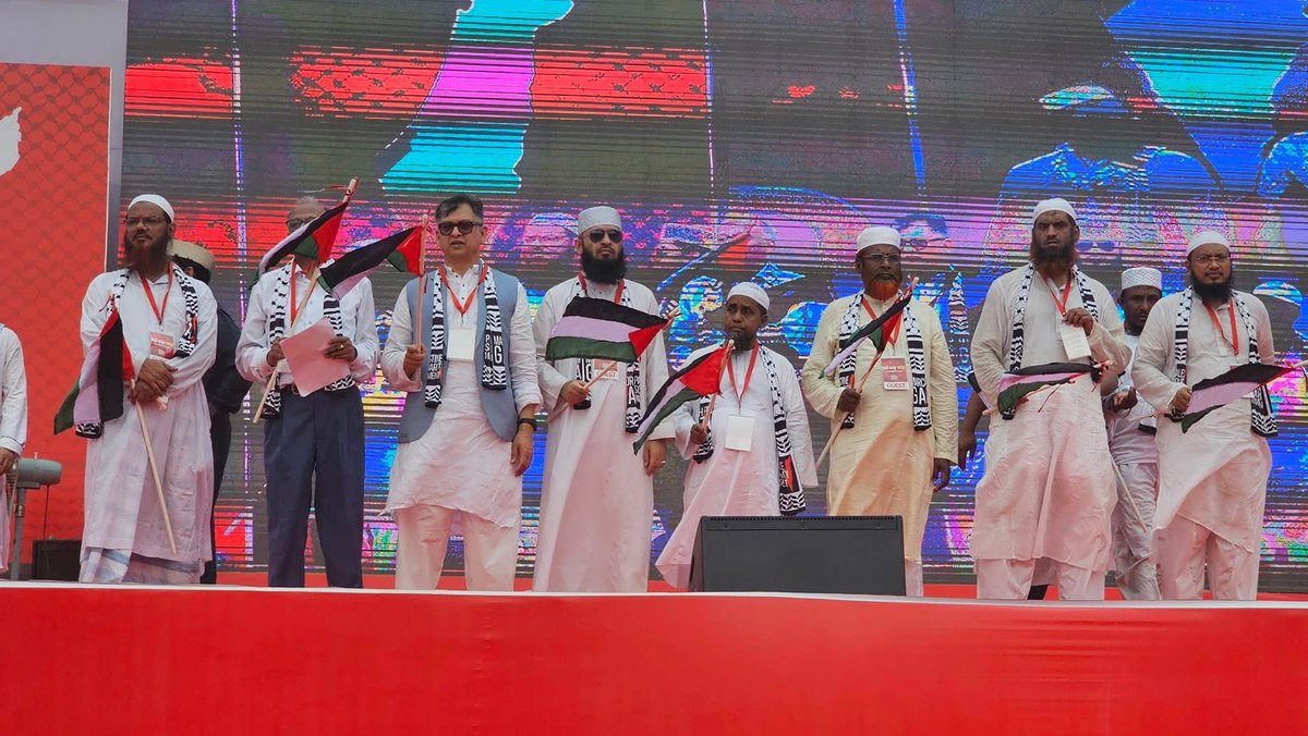 AzhariTweets's tweet image. মানবতার পক্ষে এক মঞ্চে পুরো বাংলাদেশ! 

এ যেন হৃদয়স্পর্শী এক মানবিক জাগরণ। 

ইতিহাসের সাক্ষী হয়ে থাকবে আজকের দিনটি।